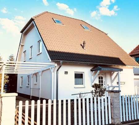 Neuwertiges 6-Zimmer-Einfamilienhaus mit EBK in Euskirchen,