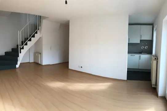 Stilvolle, gepflegte 3-Raum-Maisonette-Wohnung mit Balkon und Einbauküche in Rottenburg