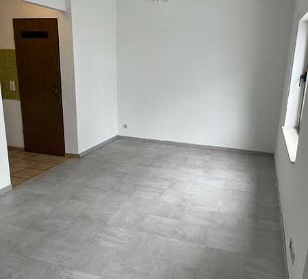 GEPFLEGTES EINZIMMER-EG-APARTMENT IN DIREKTER UNINÄHE!