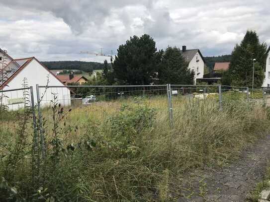 Eckgrundstück in ruhiger Lage mit fertiger und genehmigter Beplanung für einen Dreispänner