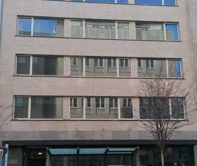 Helle und großzügige Büro-/ Praxisflächen in zentraler Lage