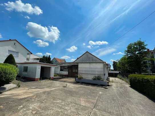 Halle mit Freifläche in Sandhausen