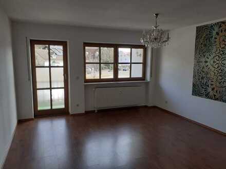 Exklusive, geräumige und gepflegte 1-Zimmer-Wohnung mit Balkon und EBK in Schongau