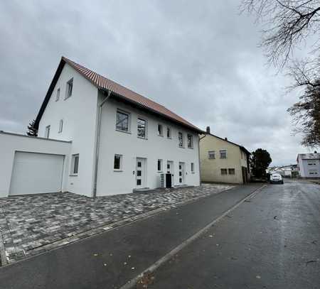 Platz für die ganze Familie–Neubau Doppelhaushälfte mit Garten in Top Wohnlage