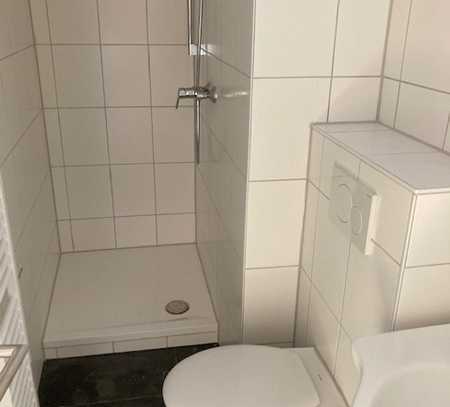 Schöne große 4,5 Zimmer Wohnung mit Balkon!!