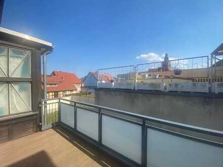CITY: BALKONWOHNUNG + EINBAUKÜCHE
