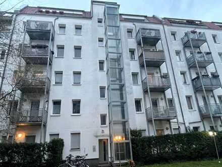 1Z Wohnung mit Aufzug und Balkon in F´hain