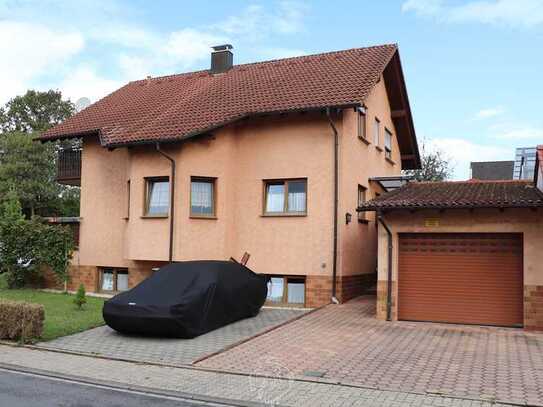 Facettenreiches Zweifamilienhaus in Grombach