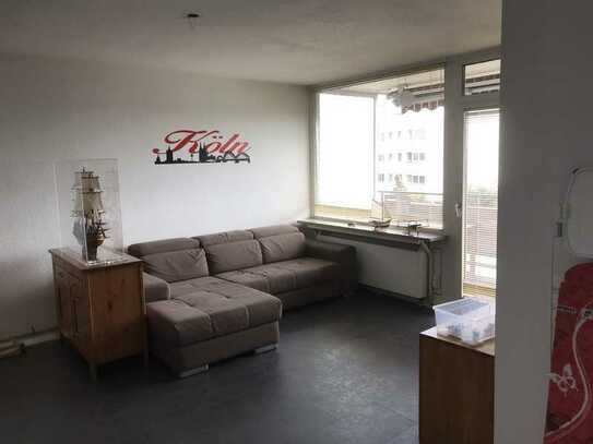 Helle 3-Zimmer-Wohnung mit EBK & Balkon mit Domblick - in Köln Weidenpesch