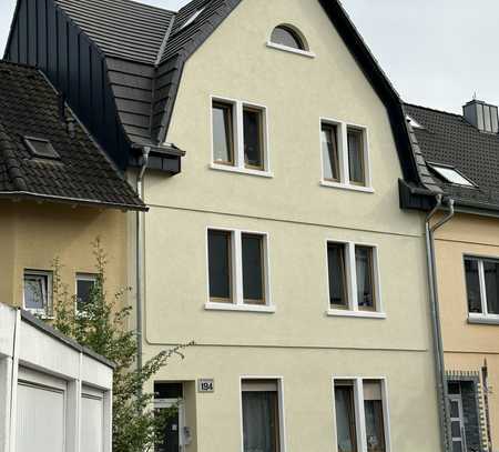 Provisionsfreie 4-Familienhaus mit gehobener Ausstattung in Köln Dellbrück von PRIVAT