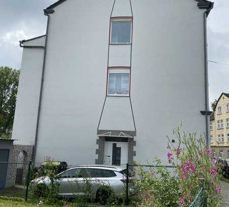 Freundliche 4,5-Zimmer-Erdgeschosswohnung mit Terasse in Bochum