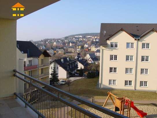 Geräumige 2-Raum-Wohnung mit tollem Ausblick und Stellplatz in Bernsbach!