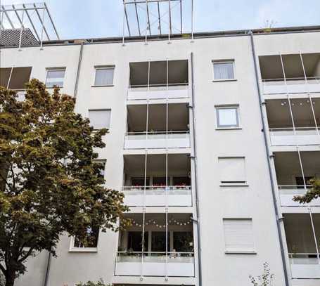 Stilvolle 3-Raum-Wohnung mit Balkon in München Milbertshofen