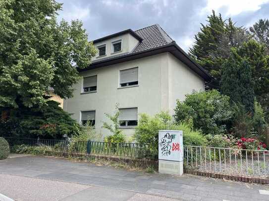 Altbau Mehrfamilienhaus in Bestlage als exklusives Baugrundstück in Hürth-Efferen