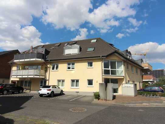 Terrassenwohnung! 147m², 5 Zi., 2 Bäder, Kellerraum, Stellplatz