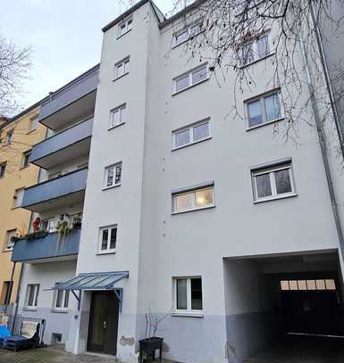 *NEU RENOVIERTE* 3-Zi-Wohnung mit Balkon und Einzelgarage