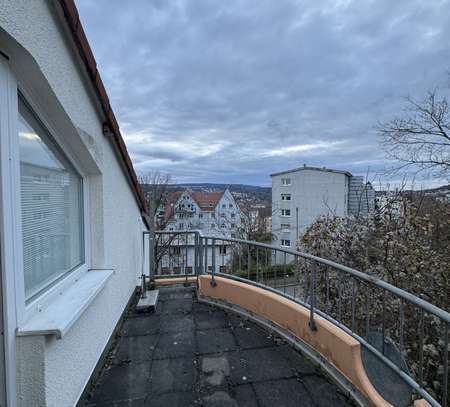 Schöne 2-Zi Dachgeschosswohnung mit Balkon + TG Stellplatz in Pforzheim-Nordstadt