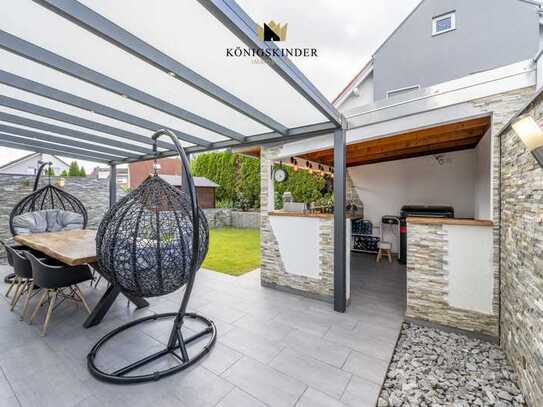 Modernes Reihenendhaus mit toller Outdoorküche und Garage in Eningen unter Achalm