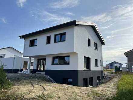 Neubau 2 Zimmer UG-Einliegerwohnung mit EBK in Rindenmoos/Biberach zu vermieten