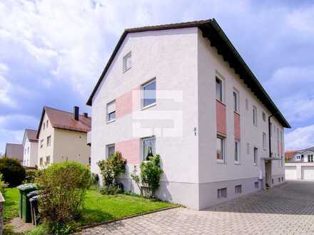 Gepflegtes 4-Familienhaus mit 4 Einzelgaragen und großem Grund!