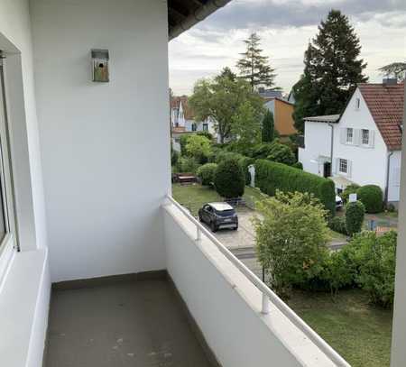 **renovierte 3-ZKB-Wohnung mit Südbalkon in schöner, ruhiger Lage**