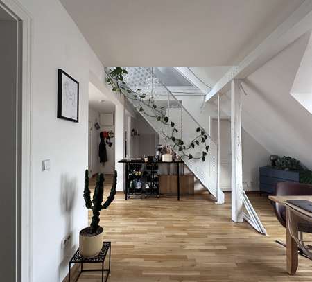 Exklusives Wohnen im Martinsviertel: Traumhafte DG-Maisonette mit Galerie und Dachterrasse