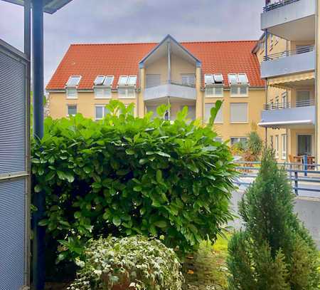 Betreutes Wohnen, 2-ZKB mit eigener Terrasse, Carport, Einbauküche u. Keller, Lift - provisionsfrei