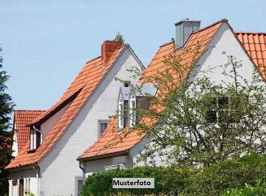 Einfamilienhaus mit Terrasse und Garten