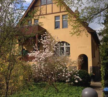 Sonnige Gründerzeitvilla in verkehrsgünstiger Lage