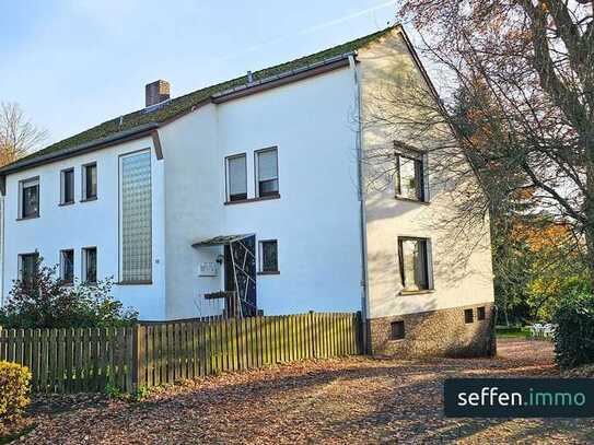 Mehrgenerationenhaus auf großem Grundstück mit 5 Garagen in Odenthal-Voiswinkel