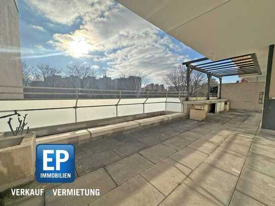 Nur 5 Gehminuten zur U-Bahn - Lichtdurchflutete 3-Zimmer-Terrassenwohnung mit Südterrasse & Balkon