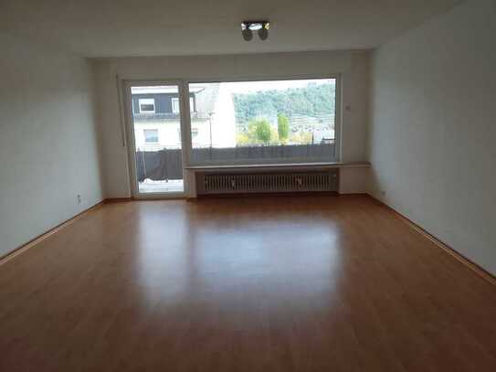 Modernisierte 4-Zimmer-Wohnung mit Balkon in Koblenz-Güls zu vermieten