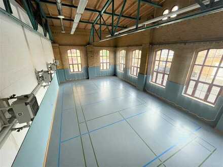 Großzügige Turnhalle mit ca. 609 m² - perfekt für Sportbegeisterte oder Schulklassen!