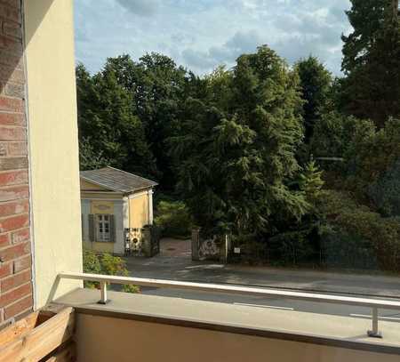 Stilvolle 2-Raum-Wohnung mit Balkon und Blick auf den Schlossgarten in Oldenburg (Oldenburg)