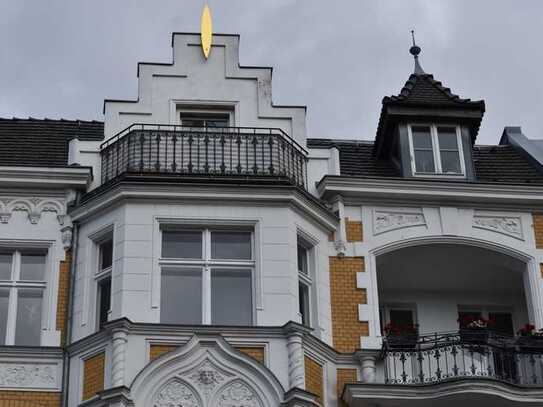 Luxuriöses Dach m. Lift im Stuckaltbau im Herzen Steglitz großzügiger Schnitt und Aufzug