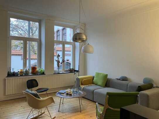 4-Zimmer-Altbauwohnung mit Balkon