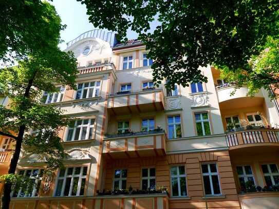 Exklusive Dachgeschosswohnung am Volkspark Wilmersdorf!