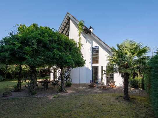 Architektenhaus in Toplage von Wittlaer mit schönem Gartengrundstück