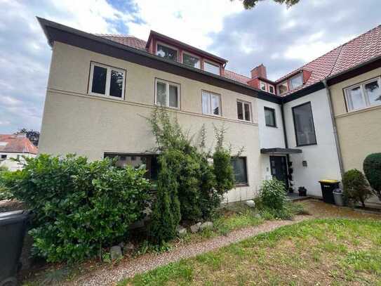 Stilvolles Altberliner Stadthaus mit Südgrundstück, Garage und individueller Gestaltung