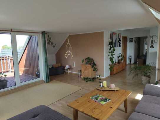 Besondere Dachgeschosswohnung mit traumhaftem Ausblick
