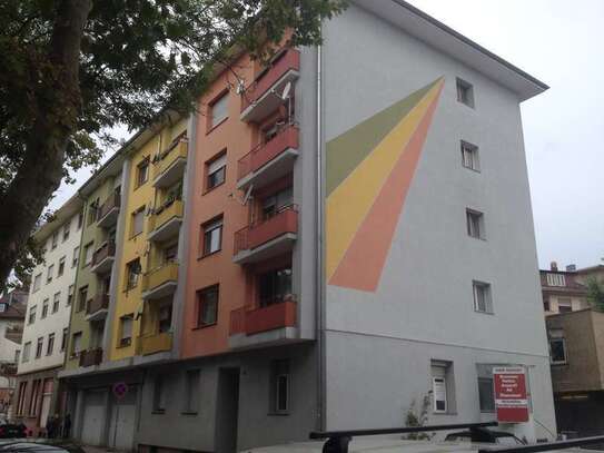 PF-Nordstadt, renovierte, sofort bezugsfreie 3-Zimmer-Whg mit Balkon u. Garage!