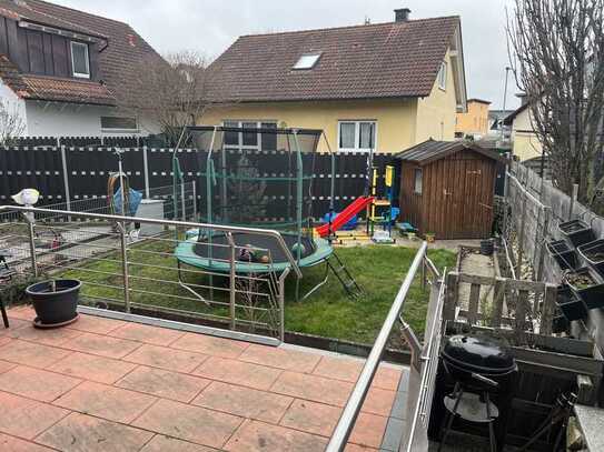 KAPITALANLAGE ODER SELBSTNUTZUNG! Schicke 3-Zi-EG-Whg mit Garten, Terrasse, Garage und Stellplatz