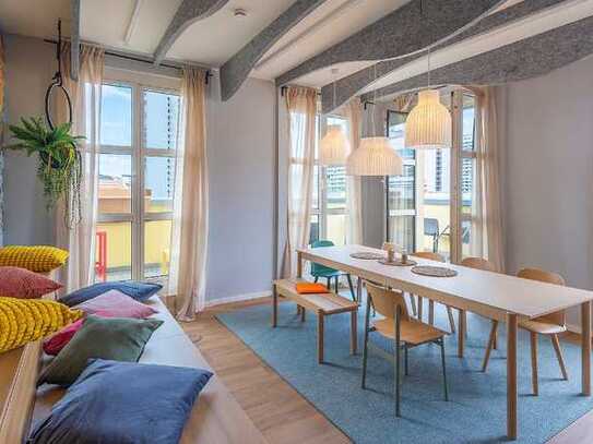 Helles Büro über die Dächer von Berlin Mitte mit Balkon - All-in-Miete