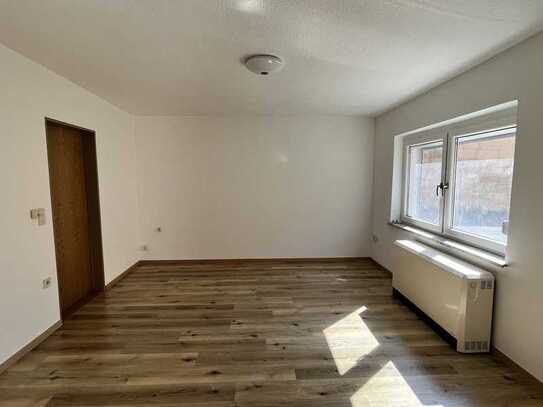 SOUTERRAIN-WOHNUNG IN DER STADT!