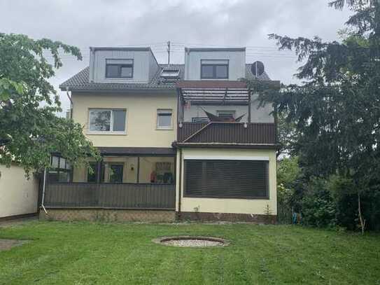 16 m ² Zimmer in 7er WG (Haus) mit großem Garten
