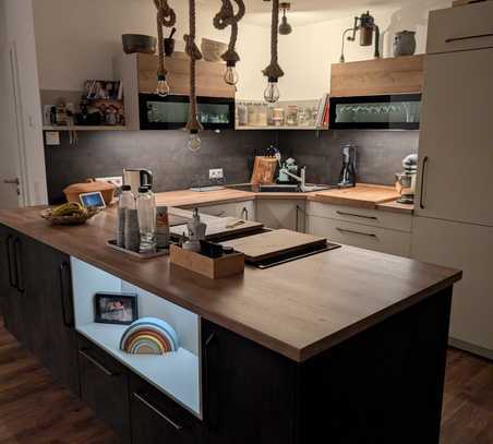 Stilvolle, neuwertige 4-Zimmer Wohnung im EG mit Garten und EBK