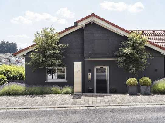 Moderner, sanierter 70's Bungalow mit Weitblick, aufwendig angelegtem Süd-Garten & Designer-Küche