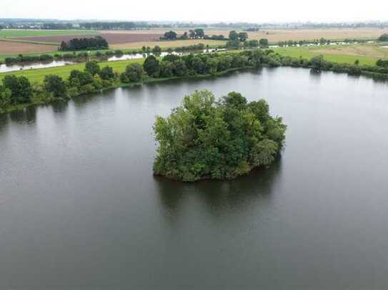 Interessante Seelandschaft mit 9,38 ha Fläche und Insel, sowie direkter Weseranbindung