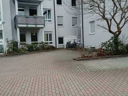 Erstbezug nach Sanierung mit Einbauküche: Schöne 3-Raum-EG-Wohnung in Weiden in der Oberpfalz