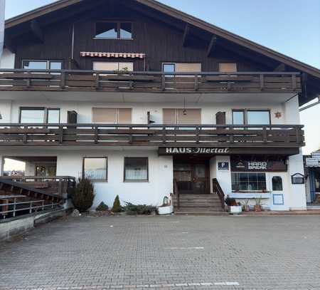 Exklusive 2-Zimmer-Wohnung Haus Illertal – Top-Lage mit Bergblick und Tiefgarage als FeWo nutzbar